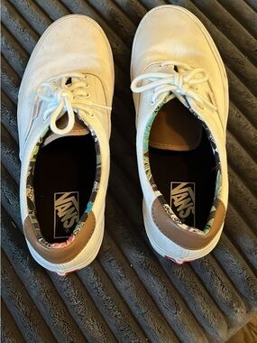 Vans White Low-Top Sneakers with Brown Heel and Multicolor Liner